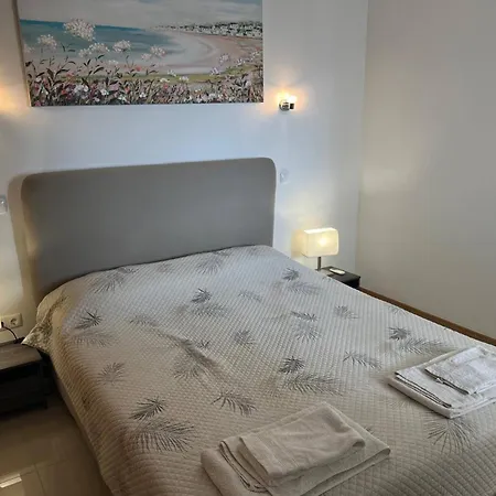 New Apt, Walk-to-beach, F3, Pool Apartment *